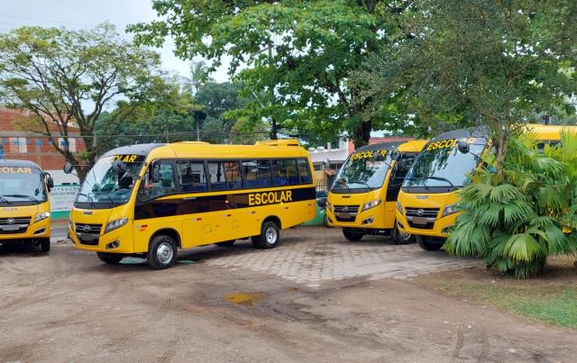 frota-do-transporte-escolar-de-ilhabela-garante-atendimento-a-mais-de-16-mil-alunos-da-rede-municipal.jpeg